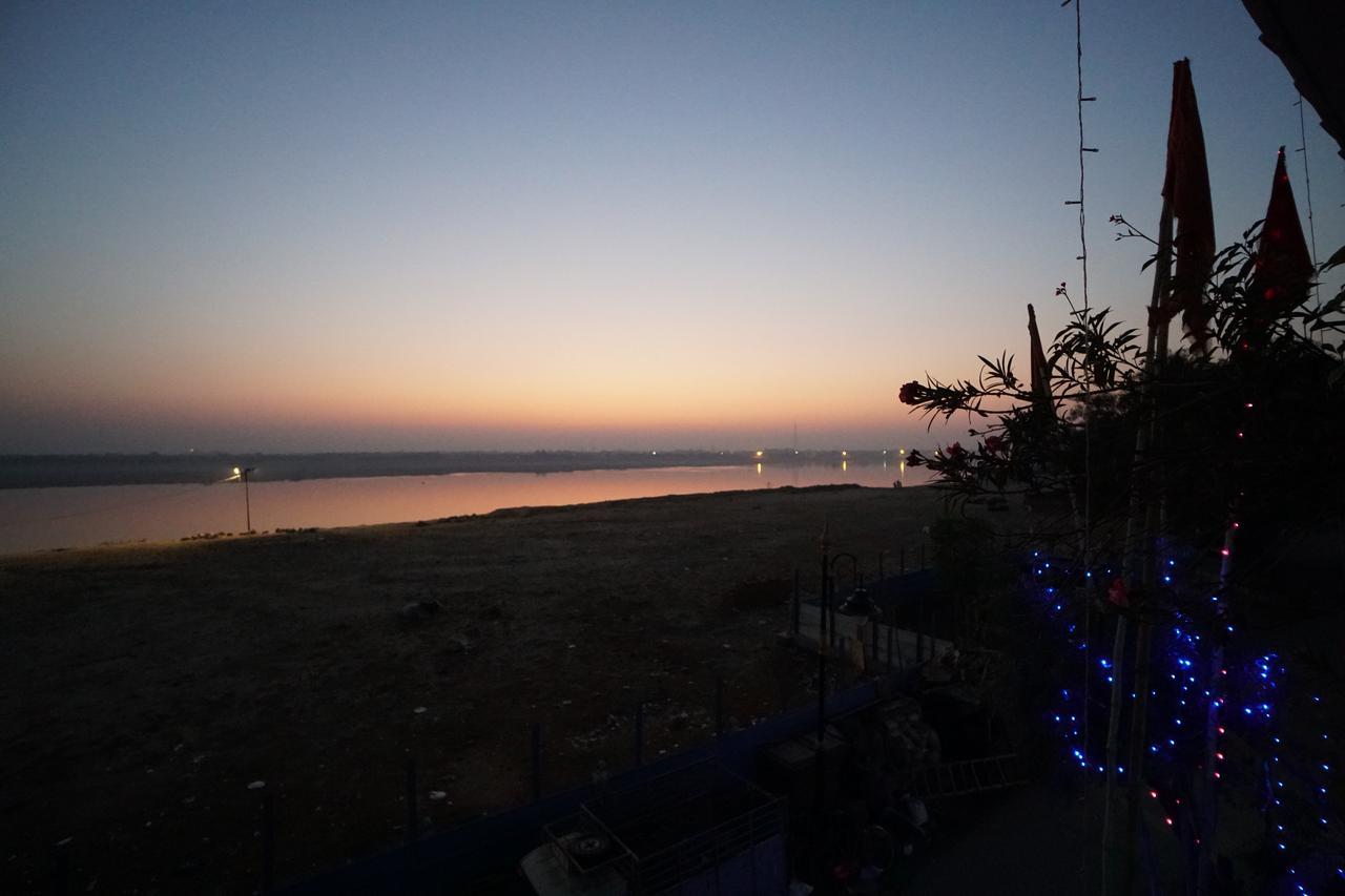 Ganga Paying Guest House Varanasi Bagian luar foto