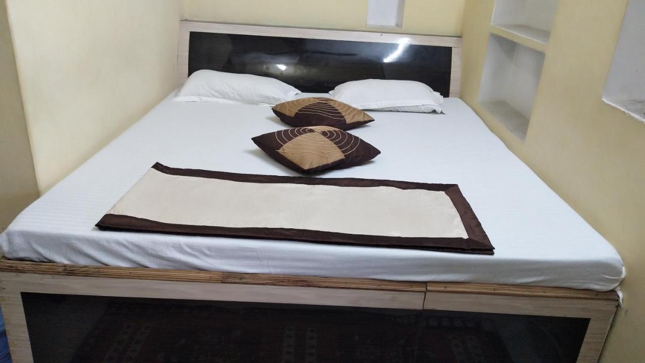 Ganga Paying Guest House Varanasi Bagian luar foto